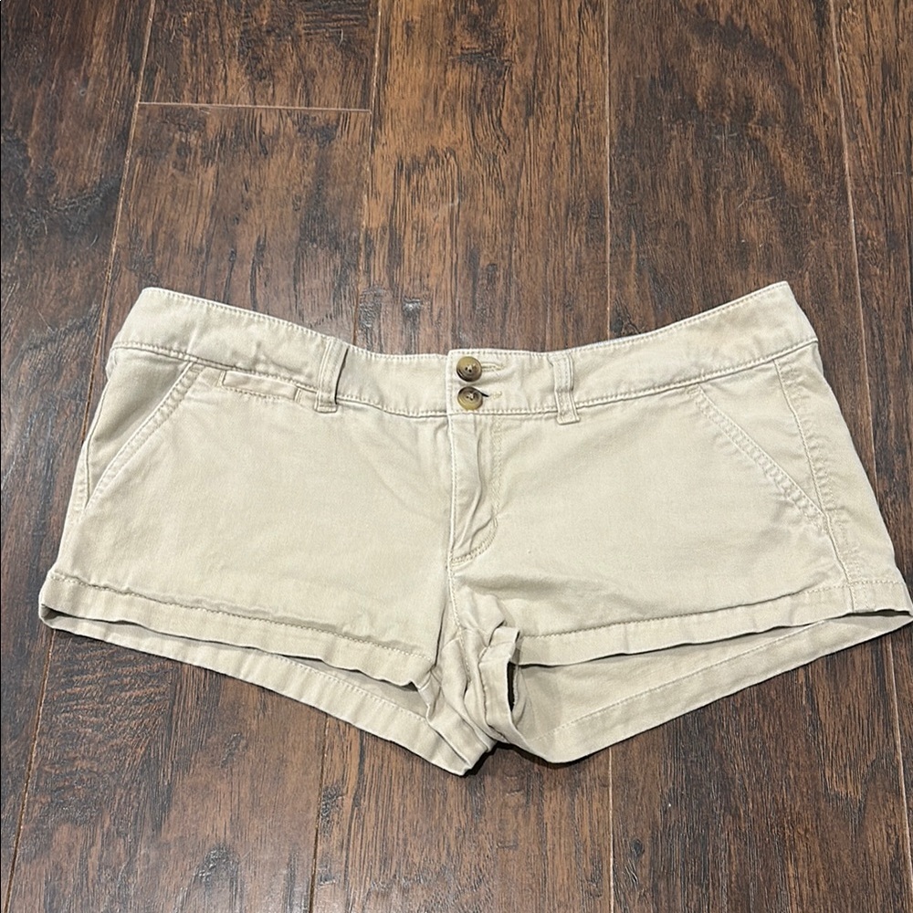 American Eagle Outfitters Women's Tan Shorts size 6